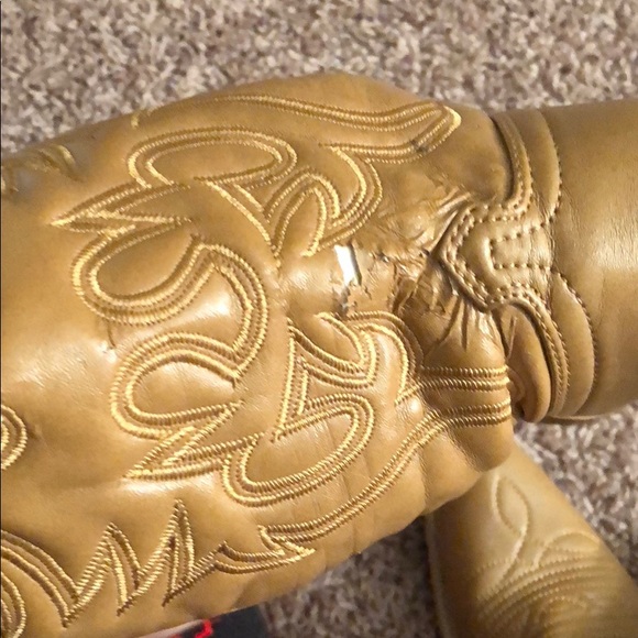 Tan pointed toe boots - Picture 3 of 4